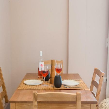 100M2 Luxury Apartment In The Heart Of Athens - Living Stone Emerald المظهر الخارجي الصورة